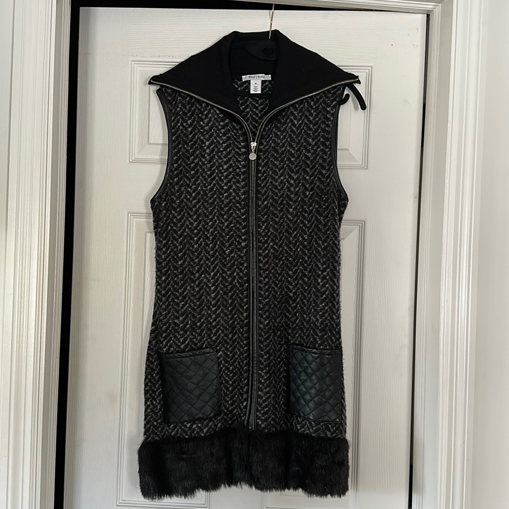 White House Black Market Black Zip-Front Quilted Pocket Vest with Faux Fur Trim